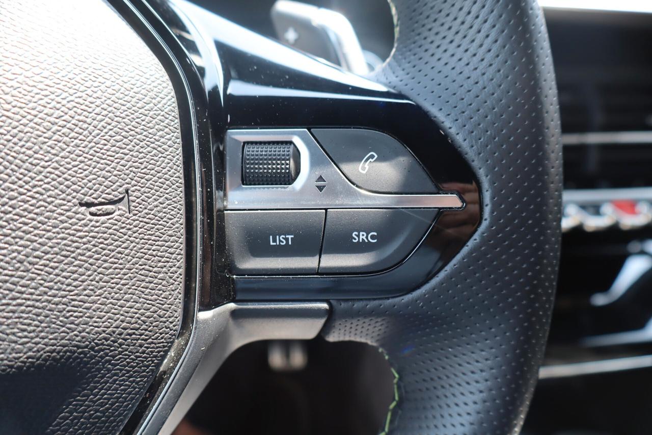 Peugeot 208 1.2cc Hybrid 136cv e-DCS6 Autom. GT