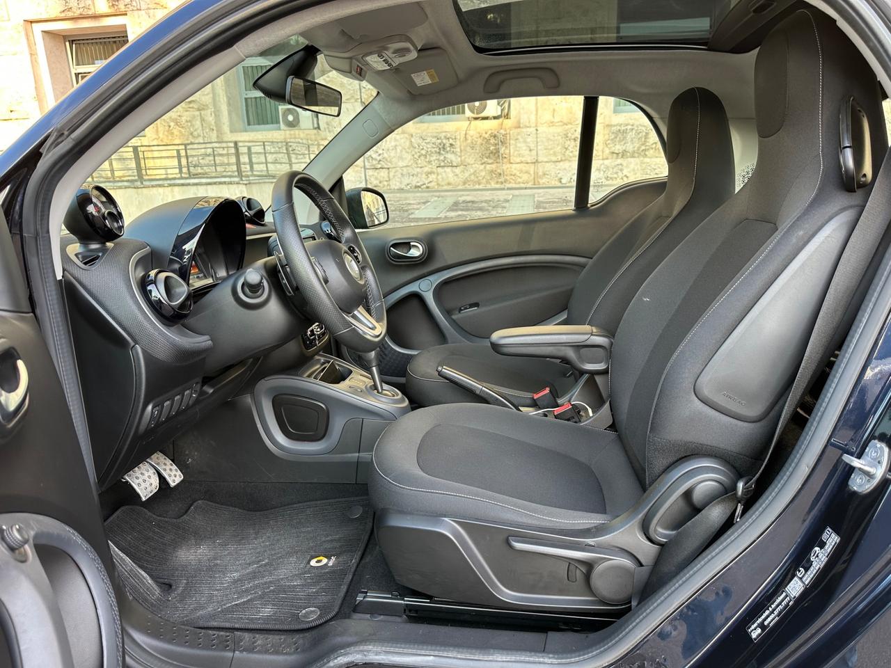 Smart Fortwo 90CV Parisblue Superpassion NAVI LED