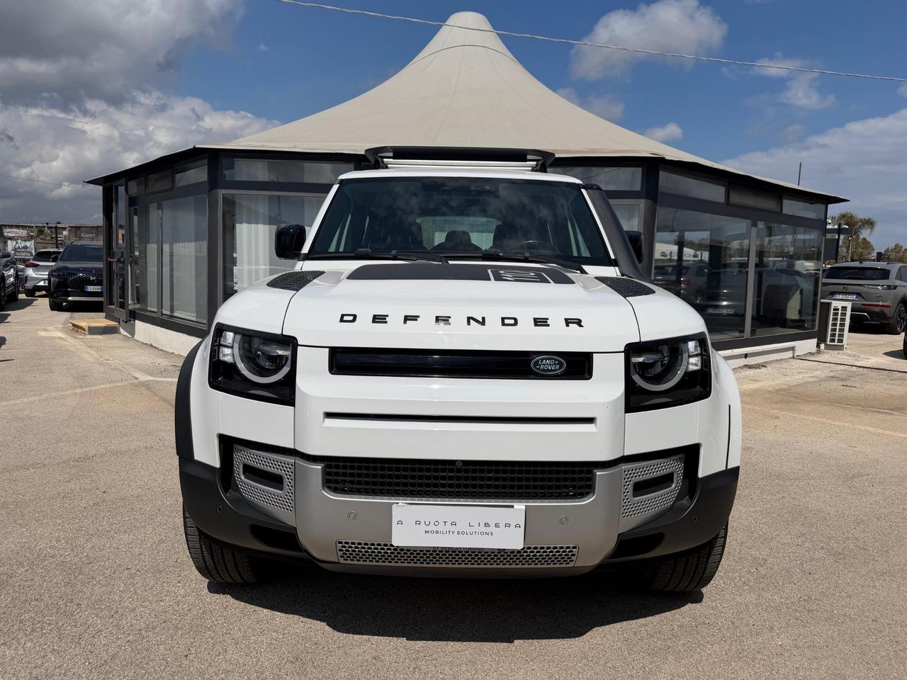 Land Rover Defender 110 2.0 SD4 240 CV AWD SE - Allestimento Full Explorer Pack