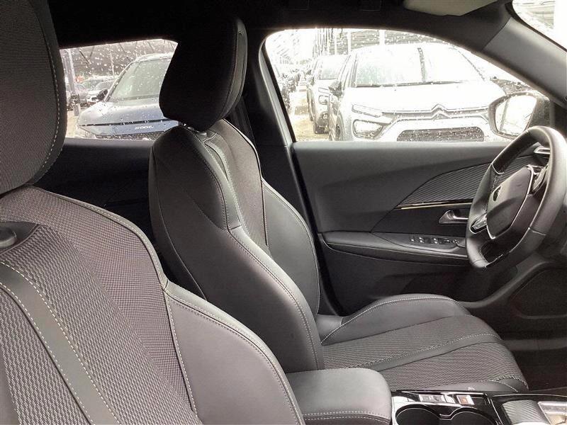 Peugeot 2008 PureTech 130 S&S EAT8 GT