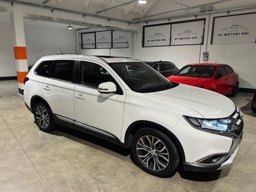 Mitsubishi Outlander 2.2 DI-D 4WD Instyle 7 POSTI-TETTO-TAGLIANDI UFFICIALI
