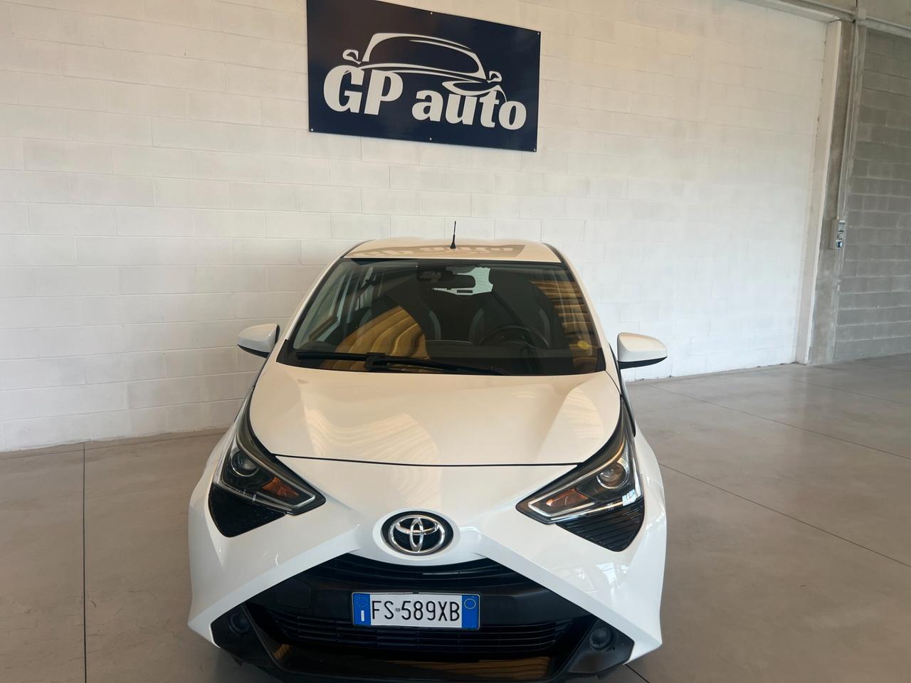 Toyota Aygo 1.0 VVT-i 72 CV 5 porte x-cool telecamera di retro ok neopatentati
