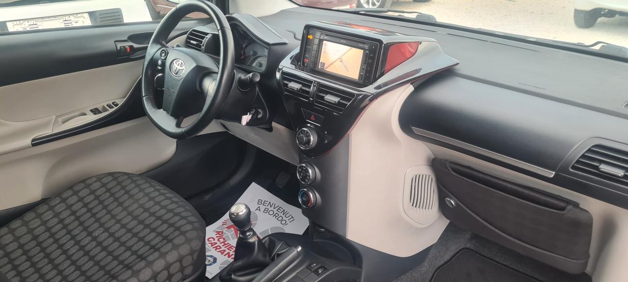 Toyota iQ 1.3 euro5 NAVI PREZZO REALE GARANZIA 12 MESI