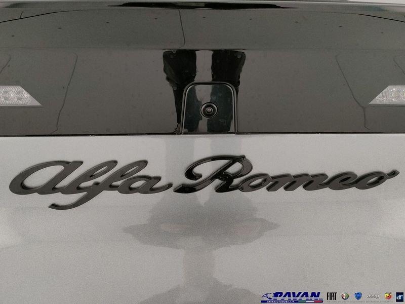 Alfa Romeo Junior Hybrid 145cv TECHNO Speciale