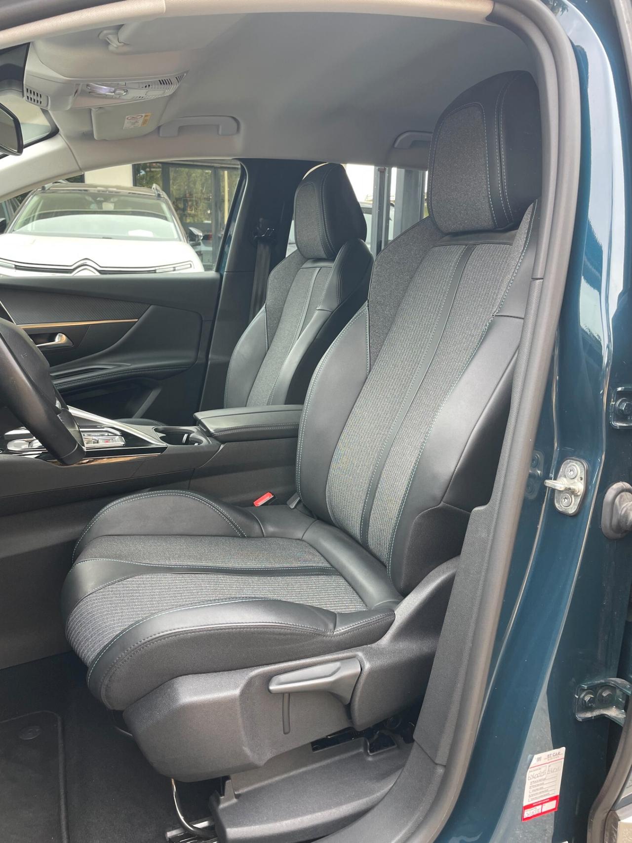 PEUGEOT 3008 BlueHDi 130 S&S EAT8 ALLURE