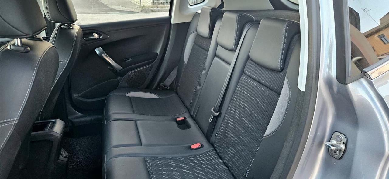 Peugeot 2008 BlueHDi 102cv S&S Allure (FULL)