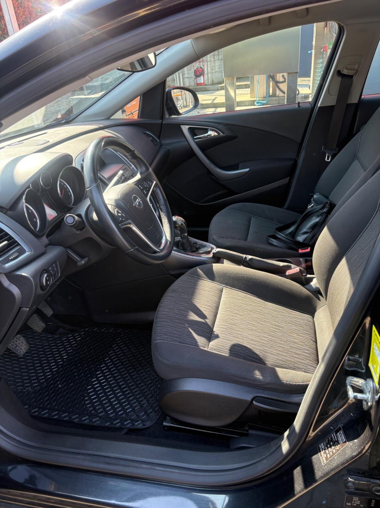 Opel Astra 1.7 CDTI 110CV Sports anno 2013