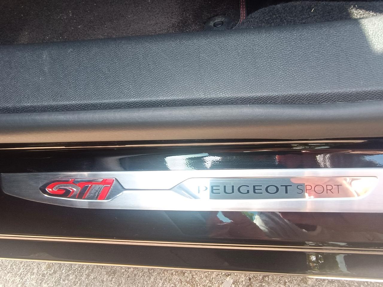 Peugeot 308 THP 272 CV by Peugeot sport maniacale