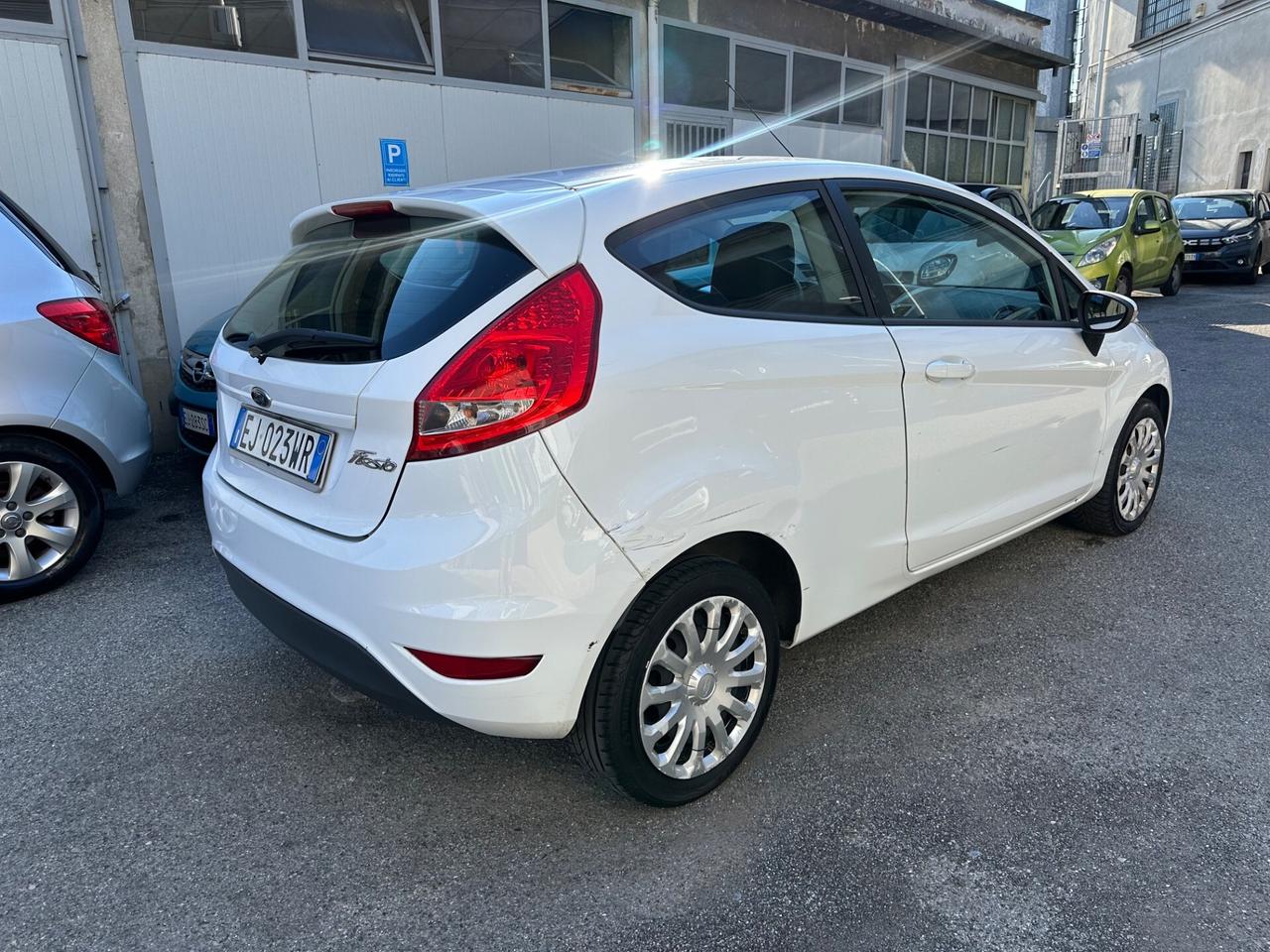 Ford Fiesta 1.2 82CV BENZINA EURO 5 NEOPATENTATI