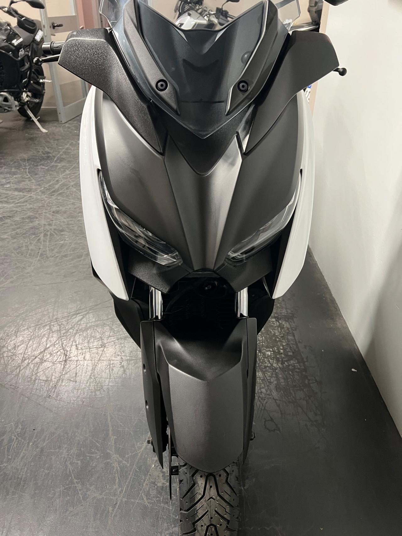 Yamaha X-Max 300