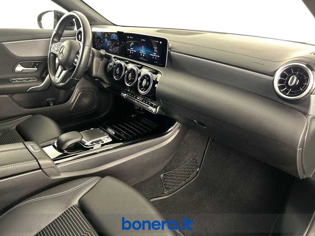 Mercedes CLA Shooting Brake 200 D Sport 8G-DCT