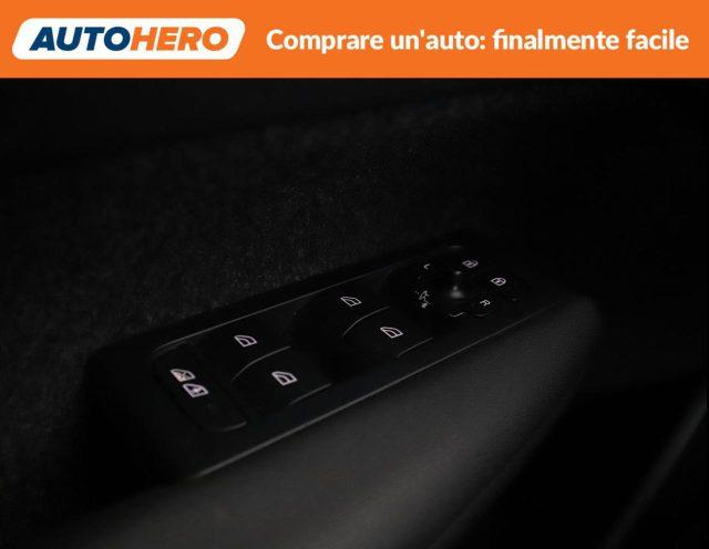 VOLVO XC40 B3 automatico Ultimate Dark N1