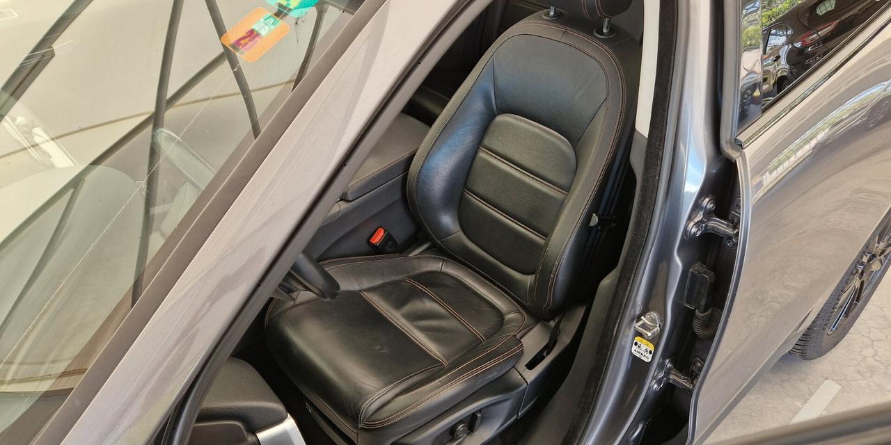 Jaguar F-Pace 2.0 D 180cv Prestige ** Motore Km Zero**