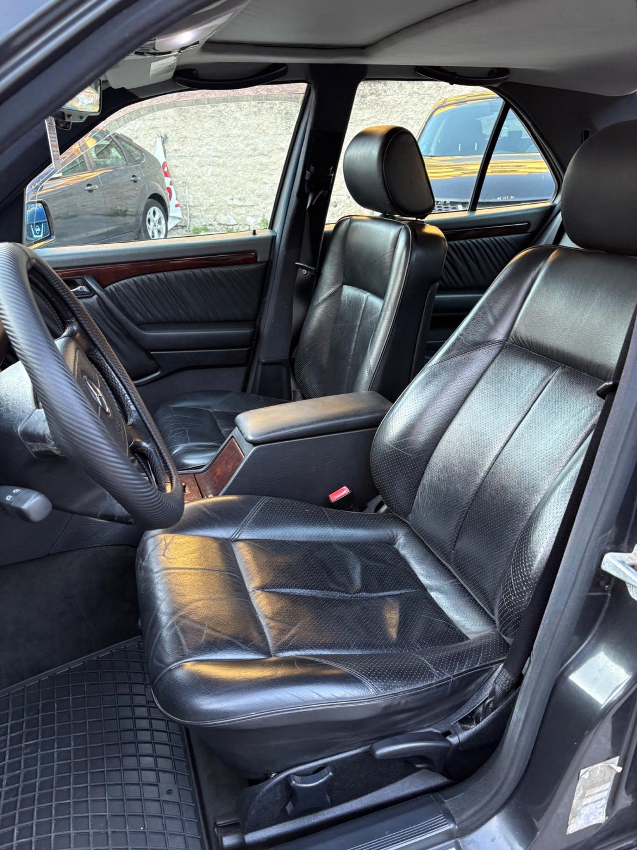 Mercedes C 200 berlina GPL magnifica