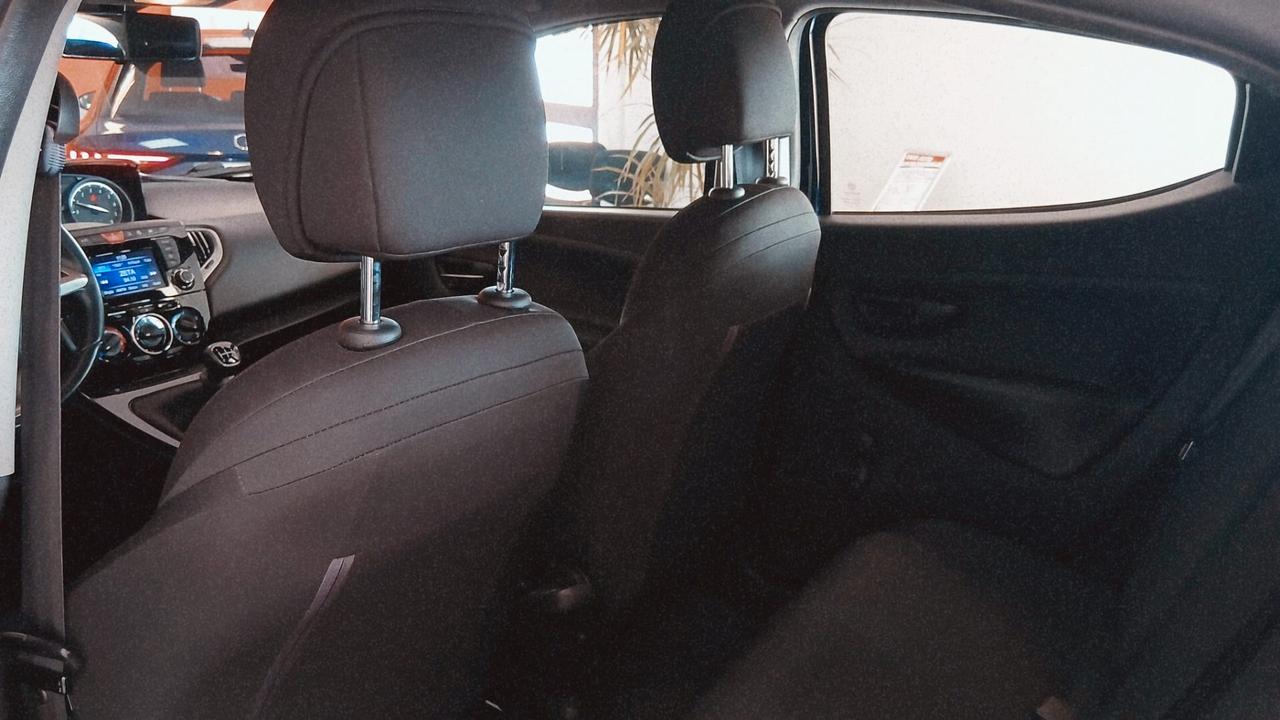 Lancia Ypsilon 1.2 BENZINA 69CV NEOPATENTATI