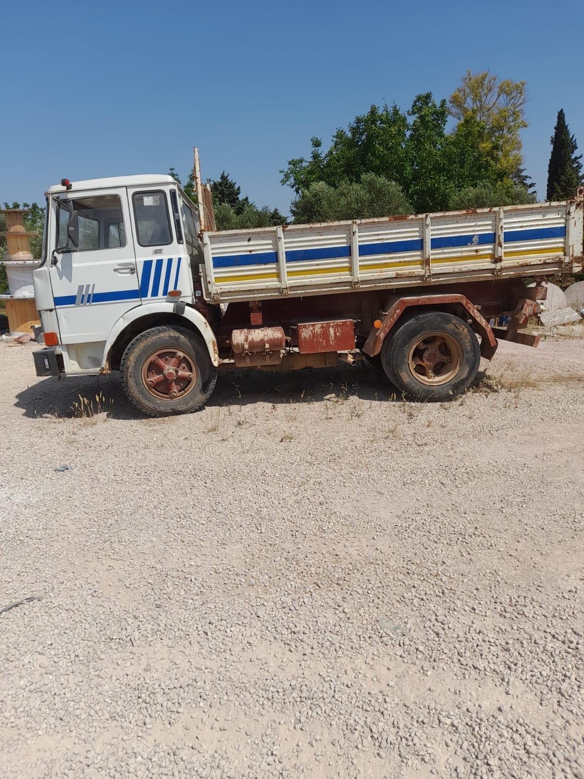 Fiat 130 ribaltabile trilaterale