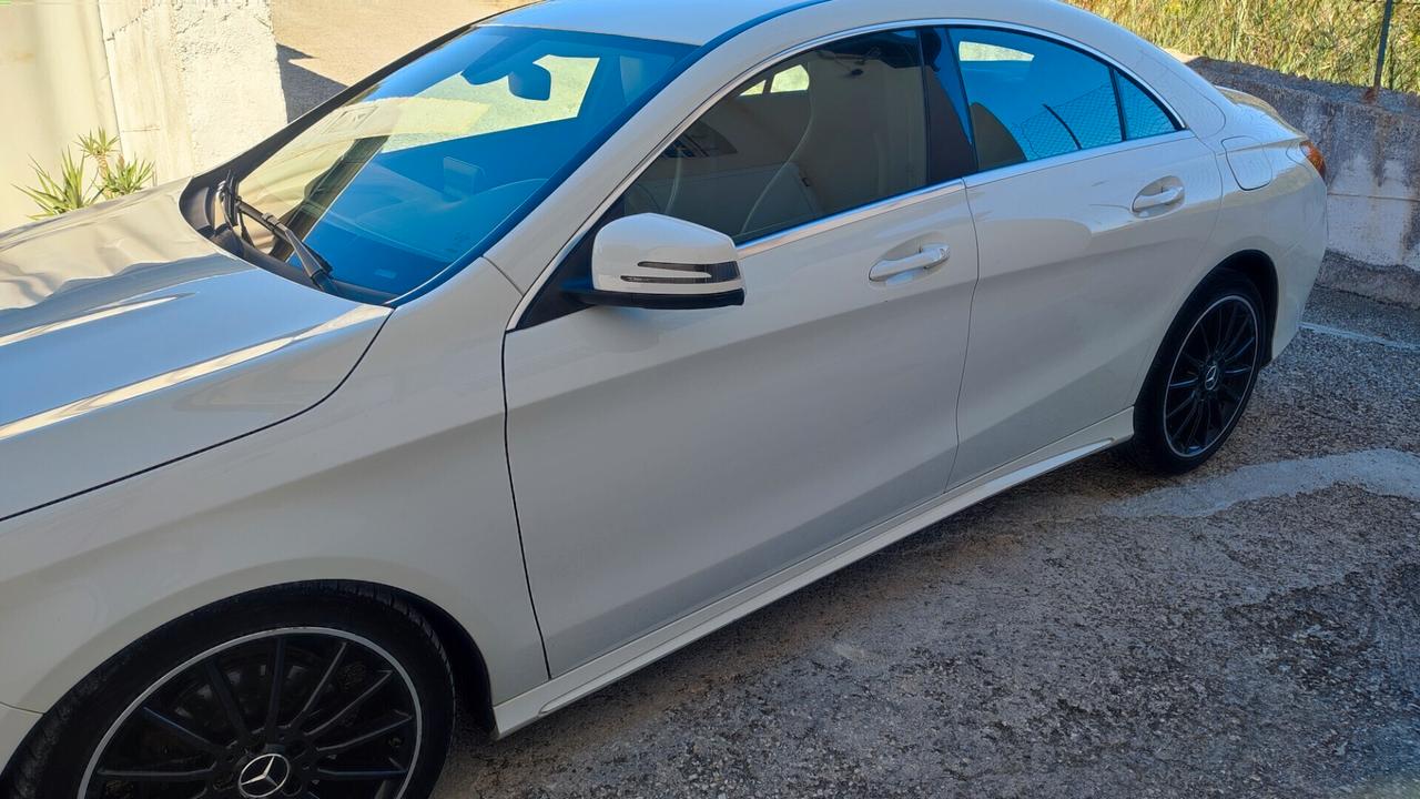 MERCEDES CLA 200 PREMIUM