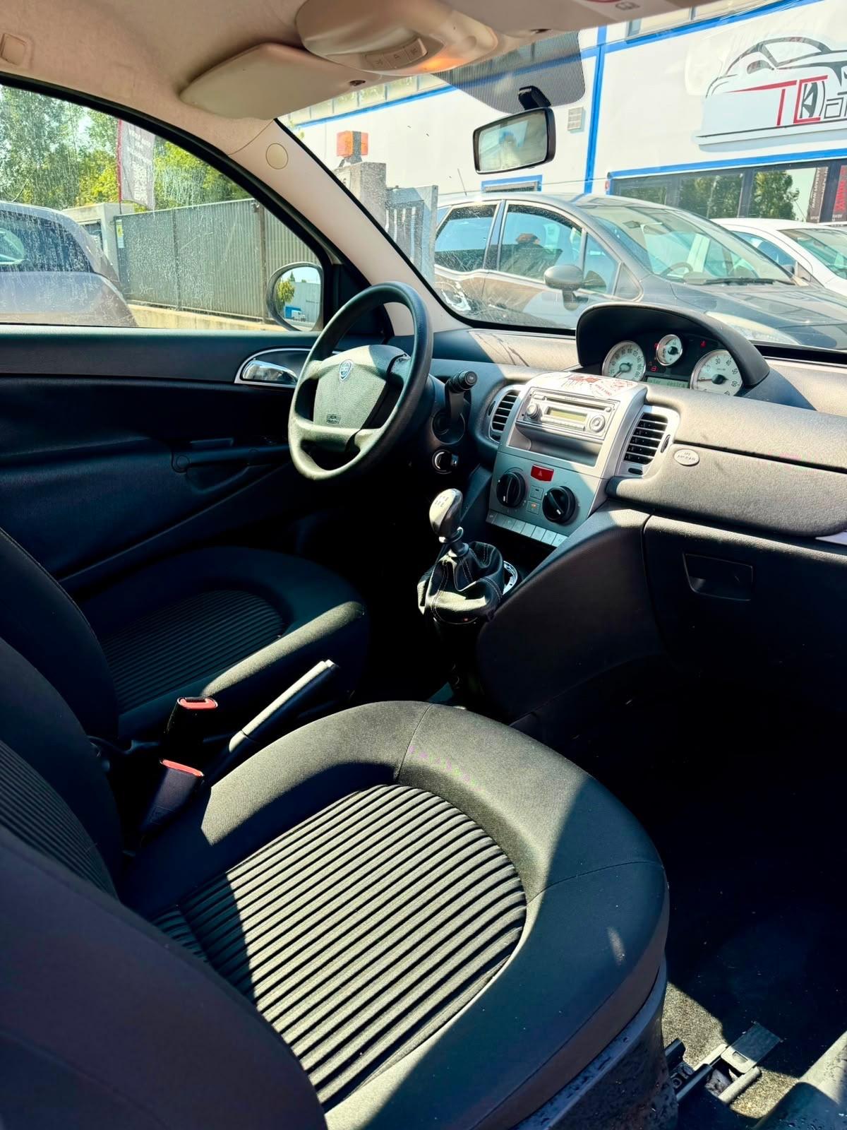 LANCIA YPSILON 1.2 BENZINA - NEOPATENTE