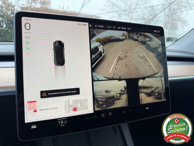 TESLA Model Y Performance AWD IN ARRRIVO