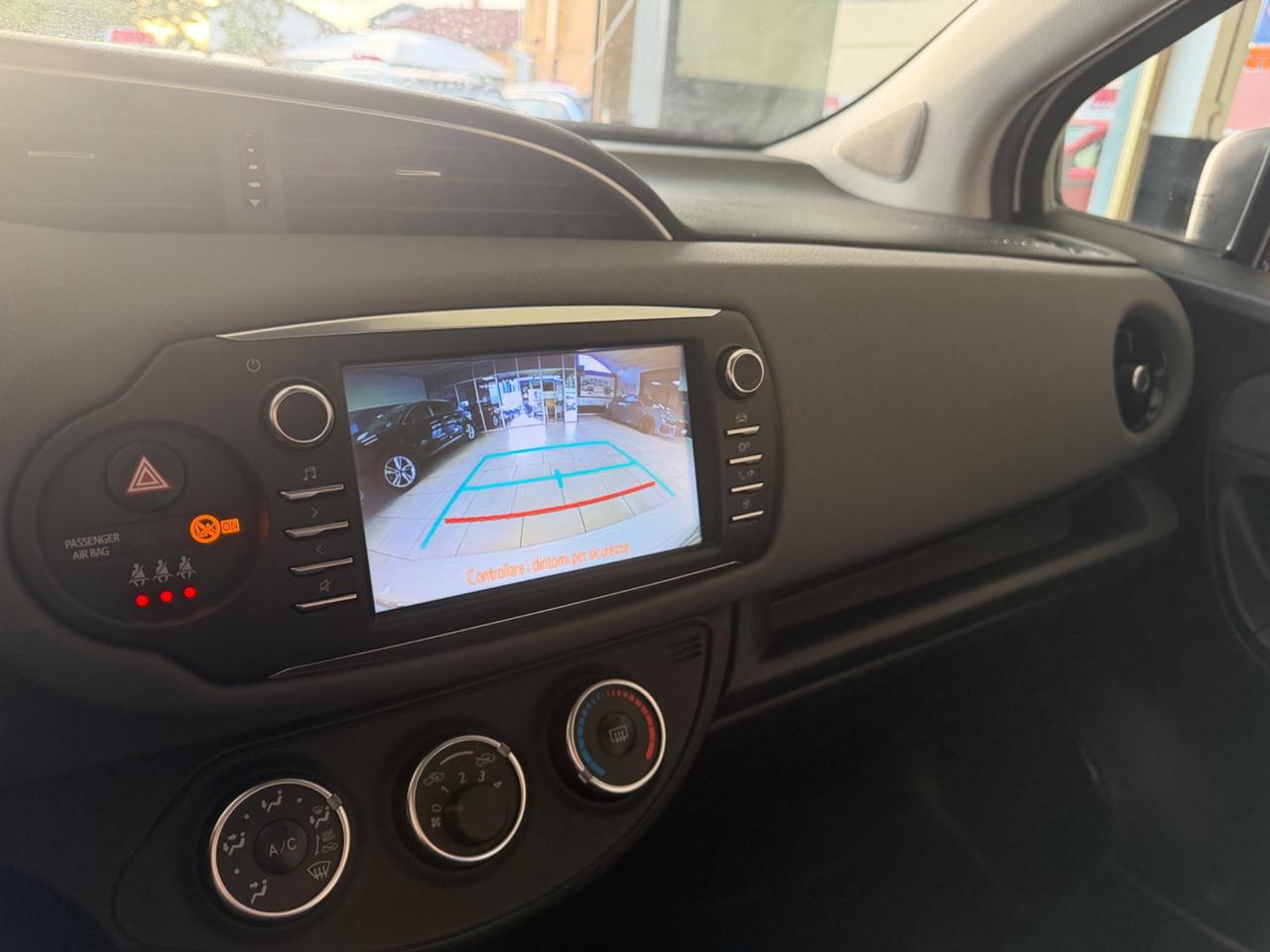 Toyota Yaris 1.5 5 porte Active - Nessun vincolo -