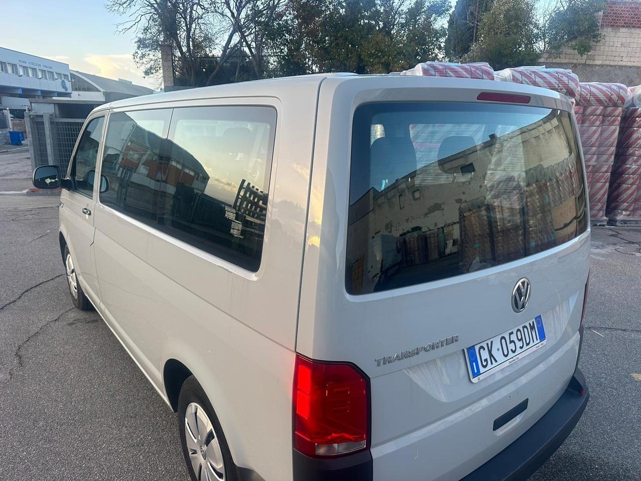 Volkswagen Transporter 9 posti aziendale