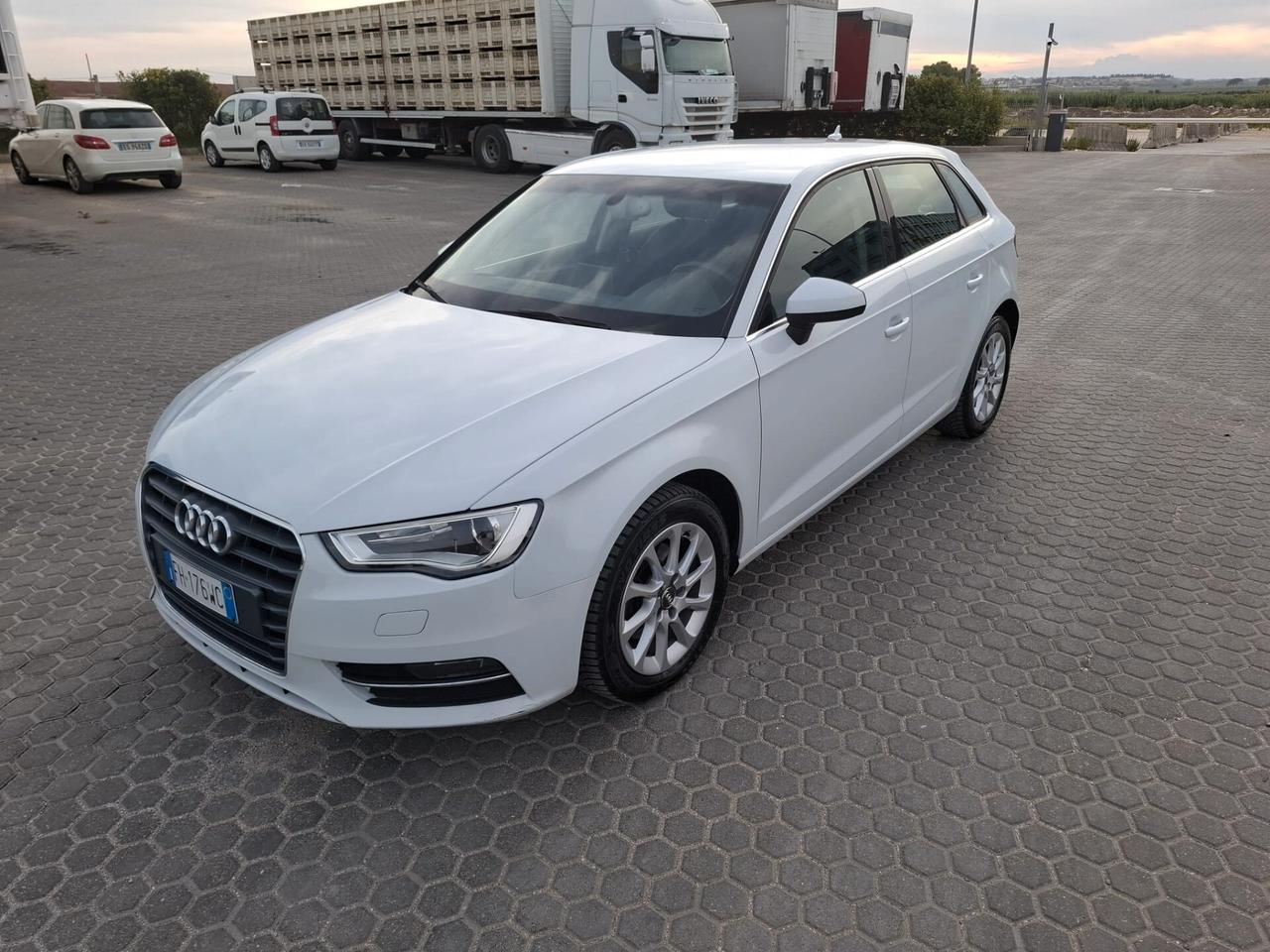 AUDI A3 SPB 1.6TDI S-TRONIC