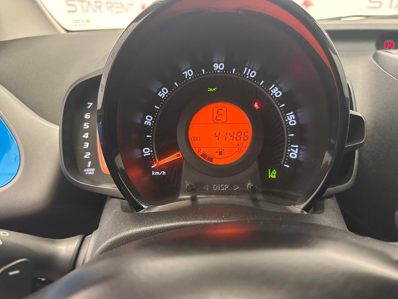 Toyota Aygo Connect 1.0 VVT-i 72 CV 5 porte x-cool CAMBIO AUTOMATICO
