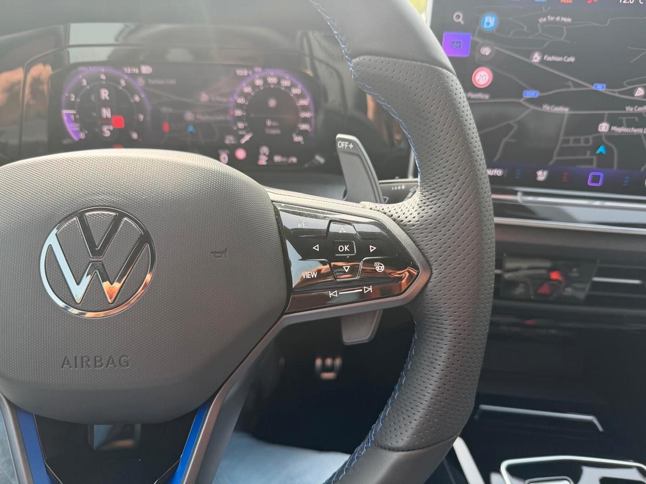 Volkswagen Golf R/2.0/DSG/4MOTION/BLACK EDITION/HEAD UP/NAVI/TELPDC/F1/CERCHI 19/SED.SPORT/PRONTA CONSEGNA!!