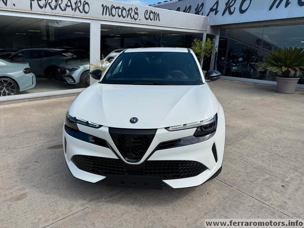 Alfa Romeo Junior 1.2 136 CV Hybrid eDCT6 Speciale a 309 euro al mese