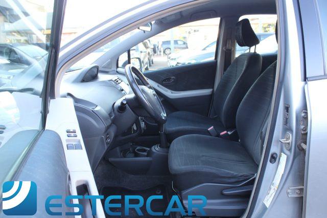 TOYOTA Yaris 1.0 5 porte