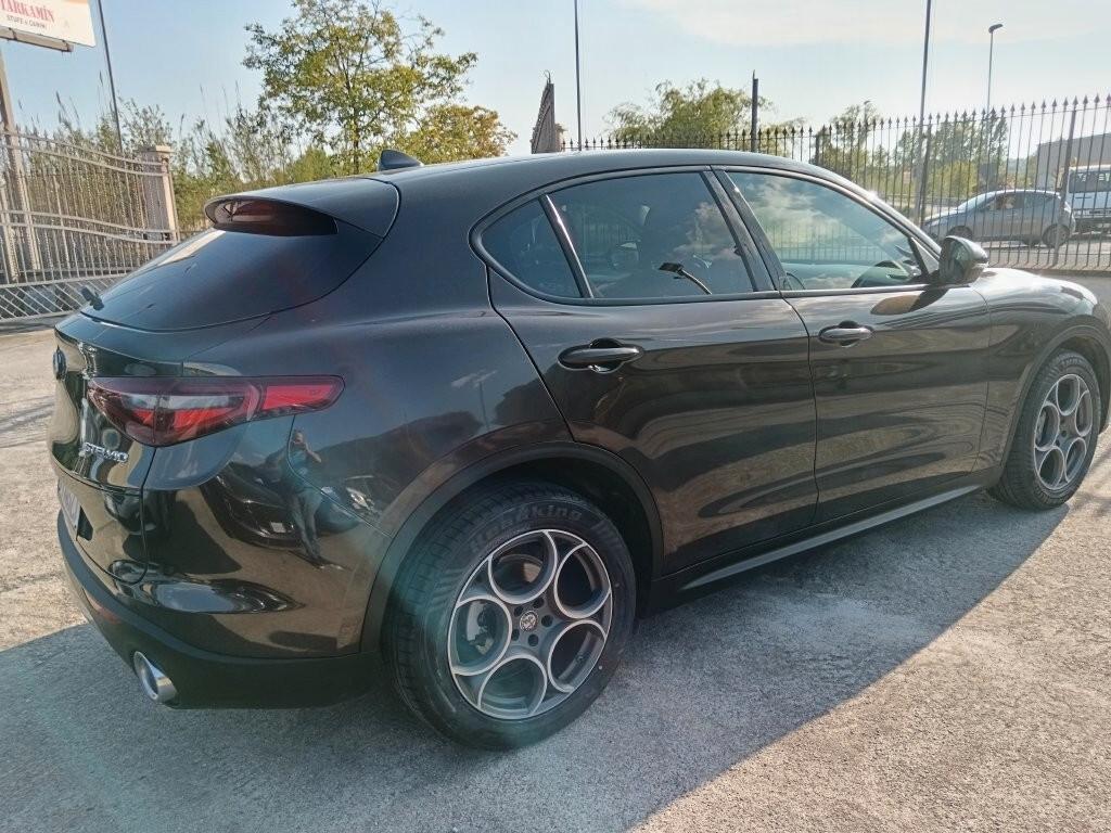 Alfa Romeo Stelvio 2.2 Turbodiesel 160 CV AT8 RWD