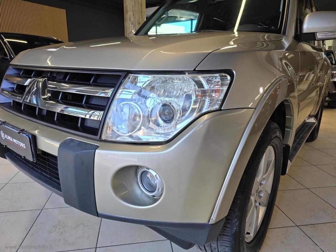 MITSUBISHI Pajero 3.2 DI-D 16V A/T 3p. Instyle
