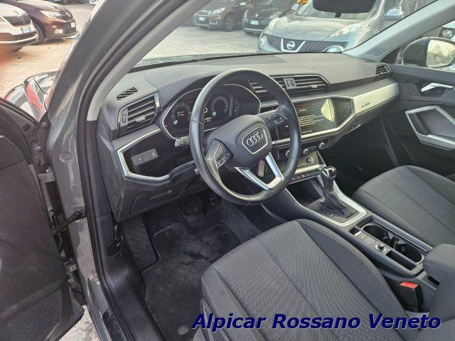 AUDI Q3 45 TFSI quattro S tronic Business sport