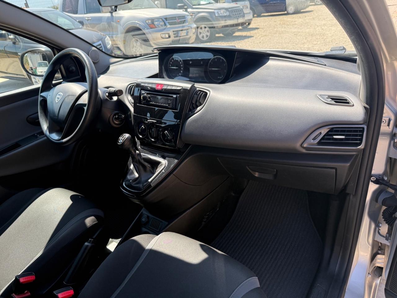 Lancia Ypsilon 1.3 MJT 16V 95 CV 5 porte 12/2015