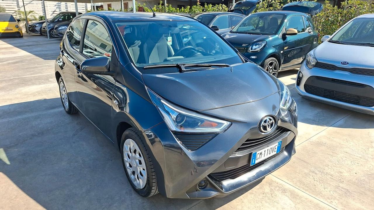 Toyota Aygo Connect 1.0 VVT-i 72 CV 5 porte 2021