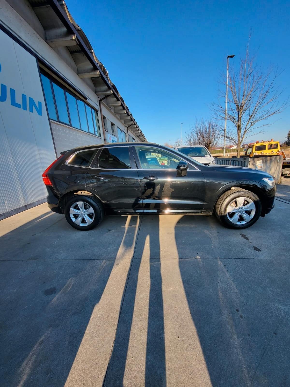 Volvo XC 60 XC60 B4 (d) AWD automatico Essential