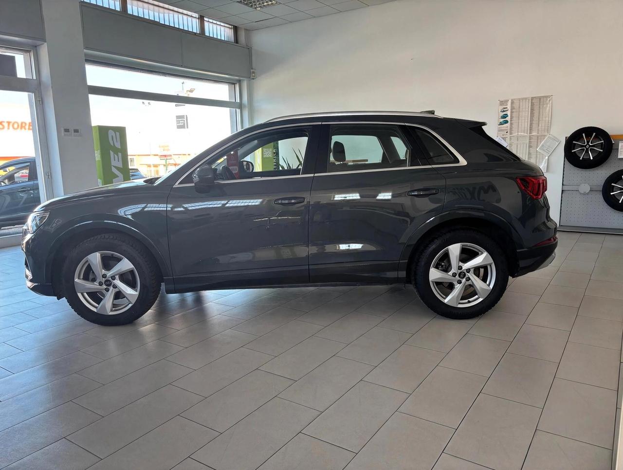 Audi Q3 35 TFSI Business Advanced