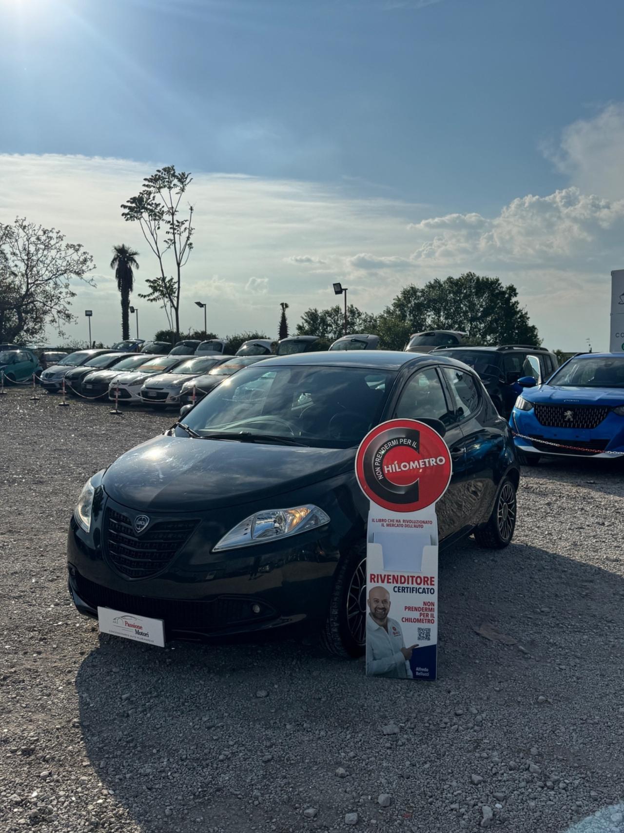 Lancia Ypsilon 1.2 69 CV 5 porte GPL Momo design