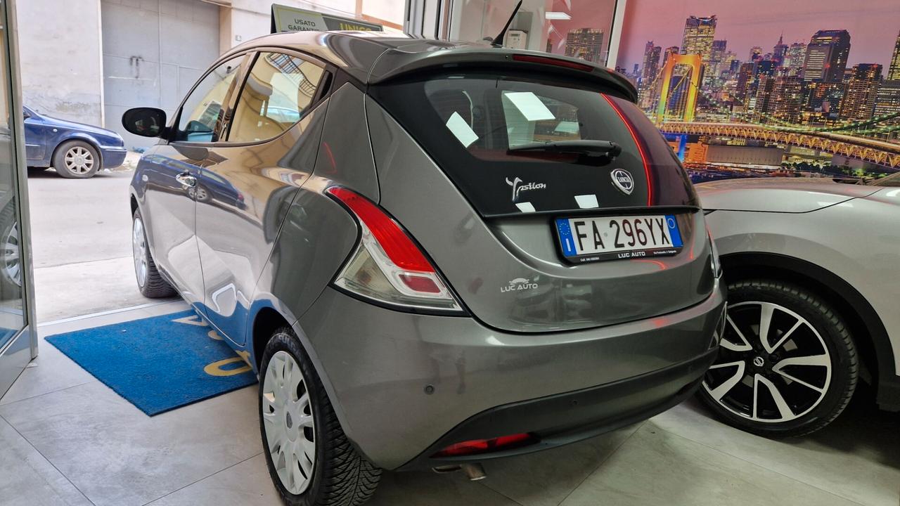 Lancia Ypsilon 1.3 MJT 16V 95 CV 5 porte