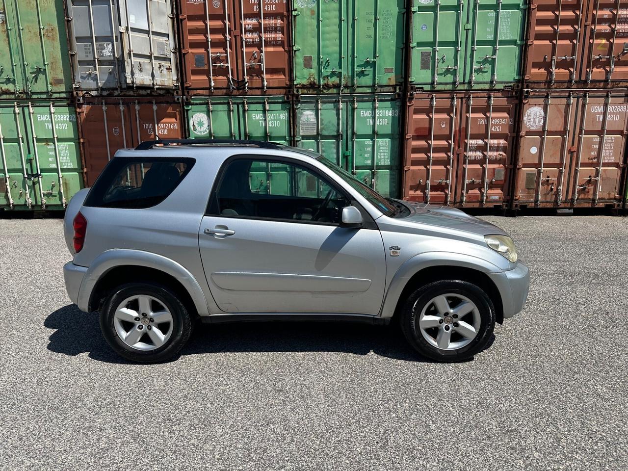 Toyota RAV 4 RAV4 2.0 Tdi D-4D cat 3 porte Sol