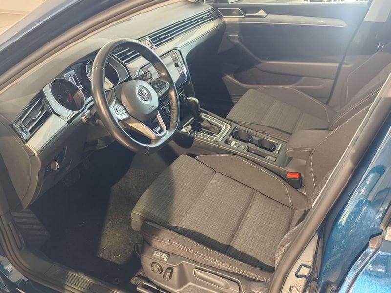 Volkswagen Passat Passat Variant 1.6 TDI SCR DSG R-Line
