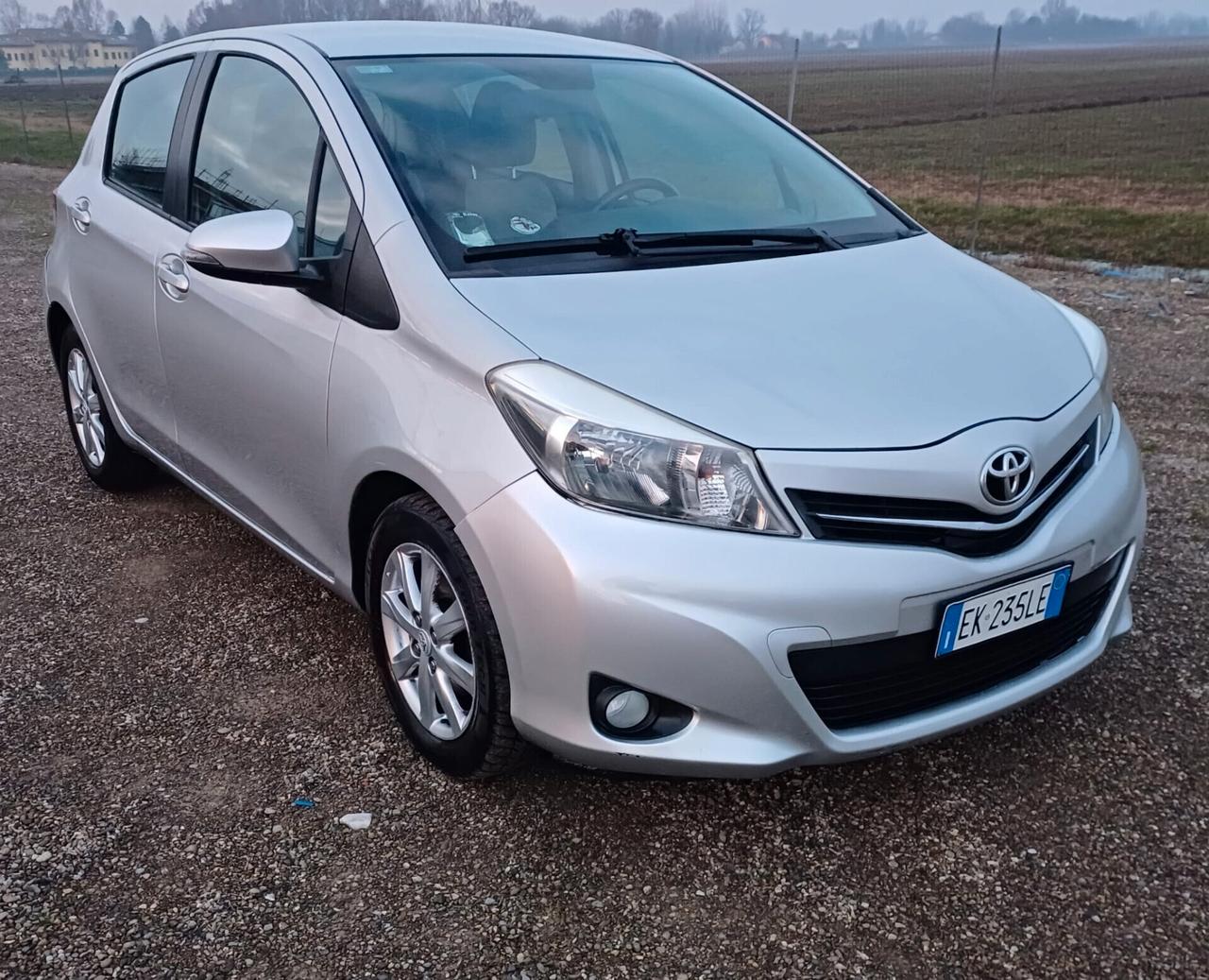 Toyota Yaris 1.3 5 porte Lounge