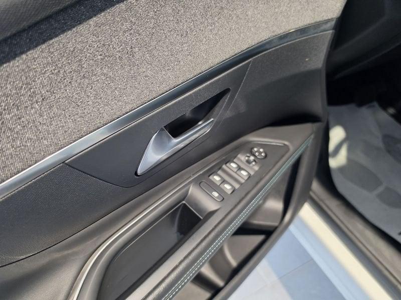 Peugeot 3008 BlueHDI 130 EAT8 S&S Allure Pack