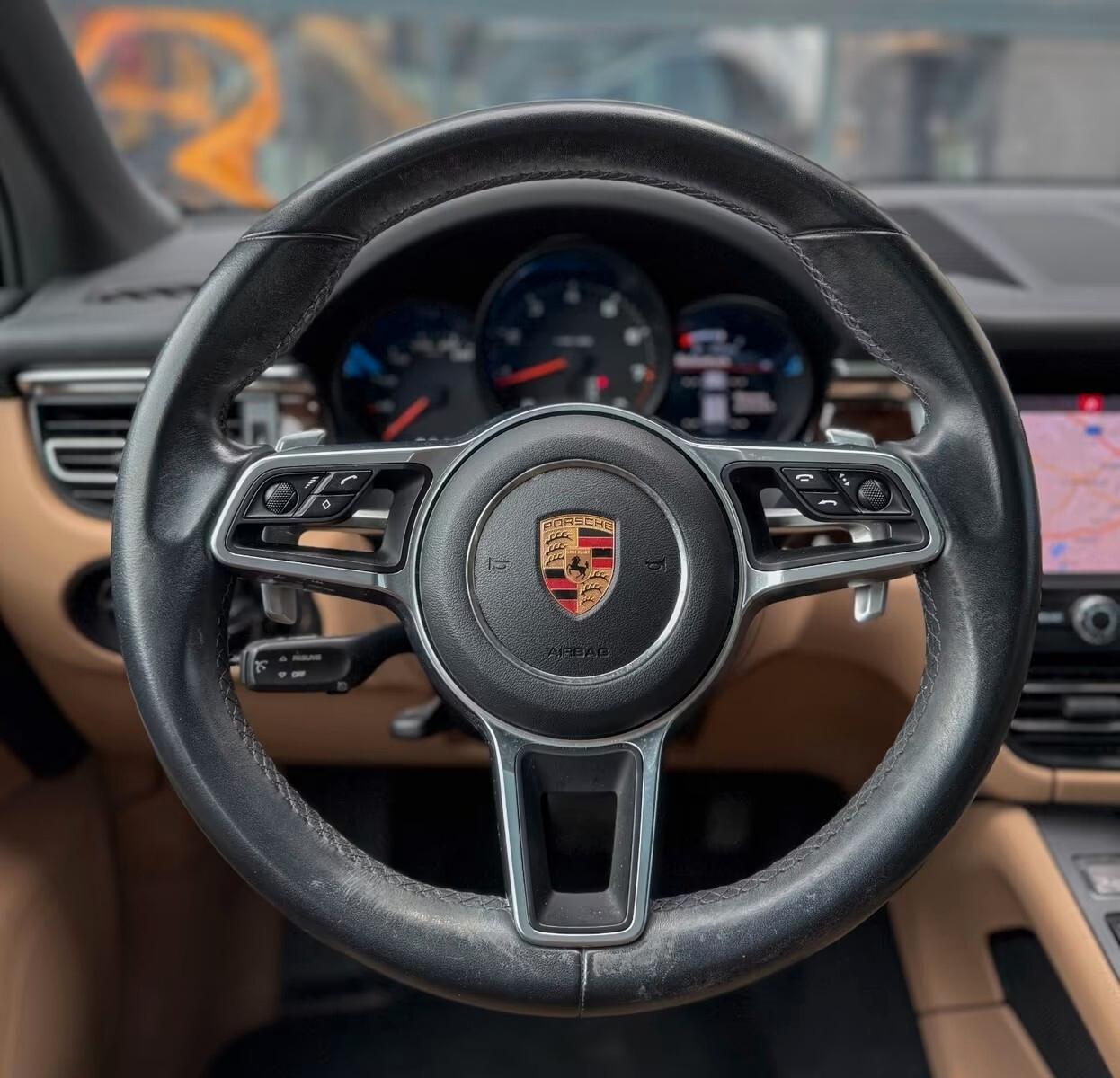 Porsche Macan 2.0 AUTO-NAVI-TETTO