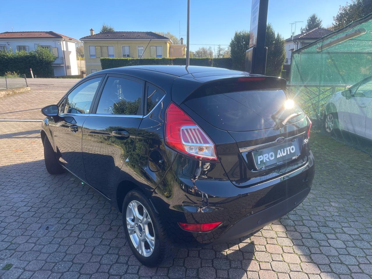 Ford Fiesta 1.4 5 porte Bz.- GPL Black & White Edition