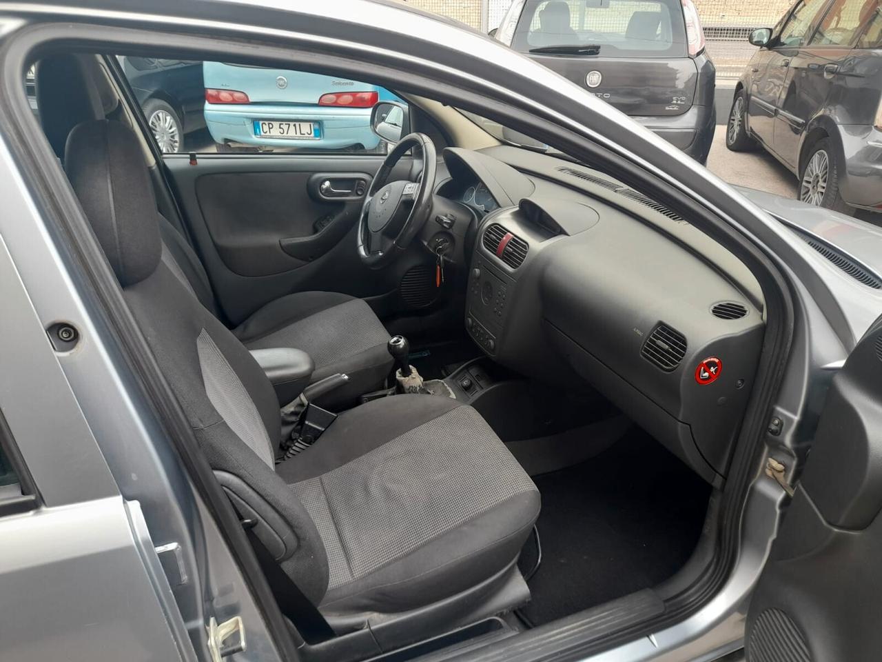 Opel Corsa 1.3cc diesel (PRIVATO)-2004