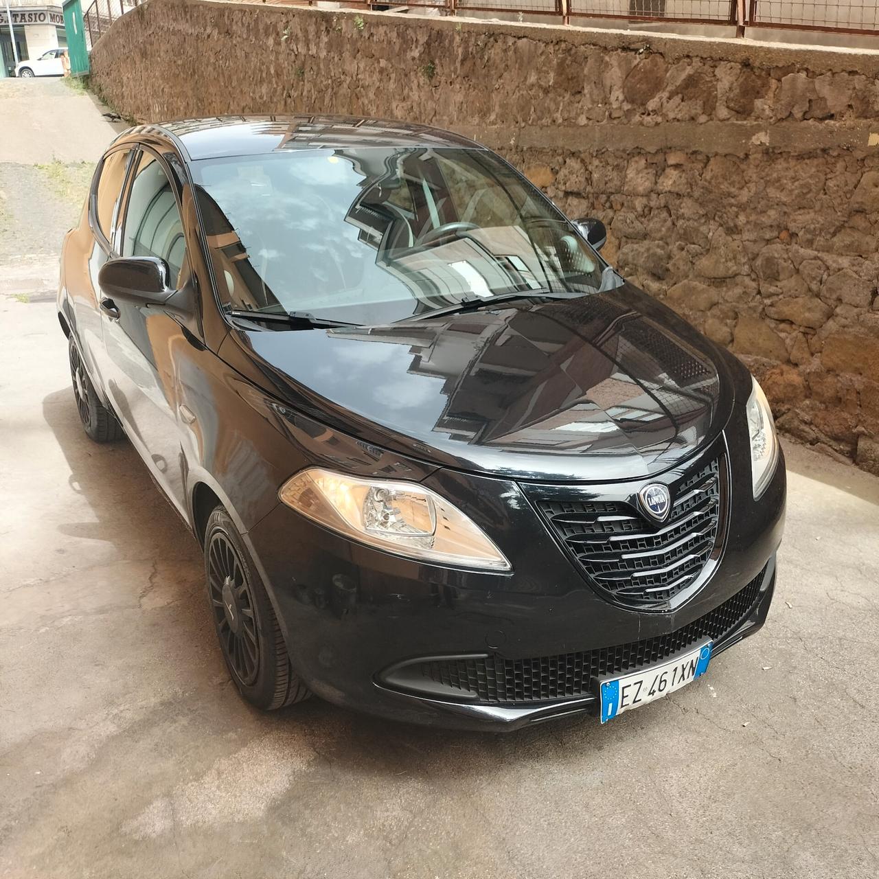 Lancia Ypsilon 1.2 69 CV 5 porte GPL Ecochic Gold