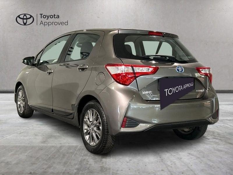 Toyota Yaris Yaris 1.5 Hybrid 5 porte Active + CERCHI IN LEGA AREA C FREE