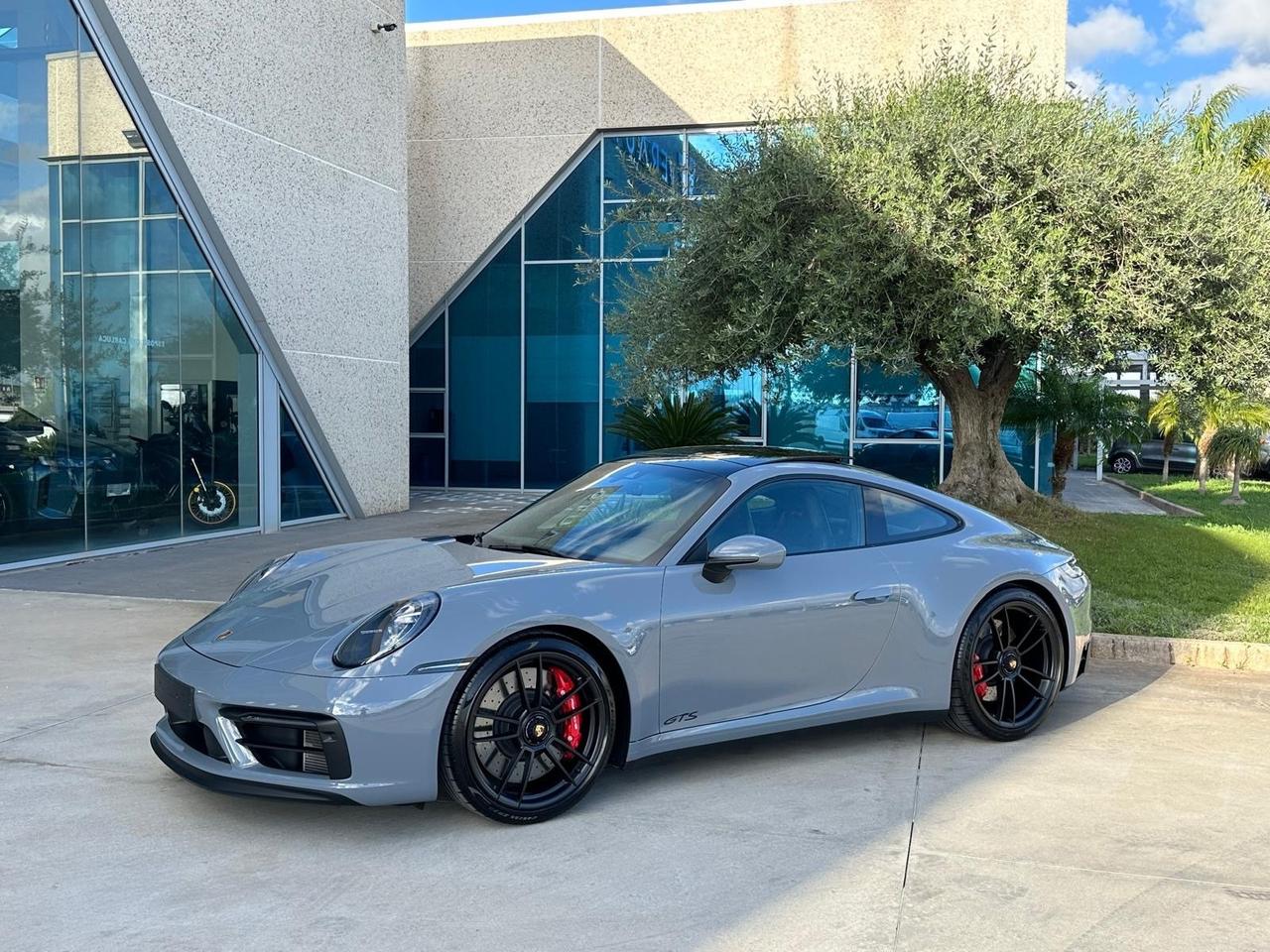 Porsche 992 Carrera GTS possibilità noleggio no scoring