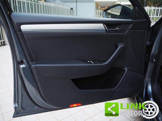 SKODA Superb 2.0 TDI DSG Wagon Executive